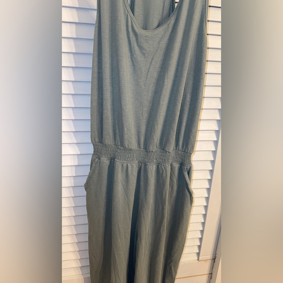 2022 AE AERIE American Eagle WMN MED Green Sleeveless Jumpsuit w/side pockets - Picture 1 of 12
